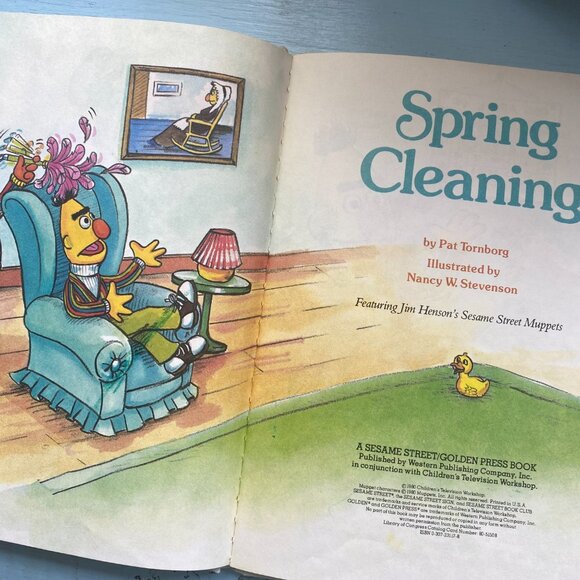 Vintage The Sesame Street Book Spring Cleaning - Picture 4 of 9